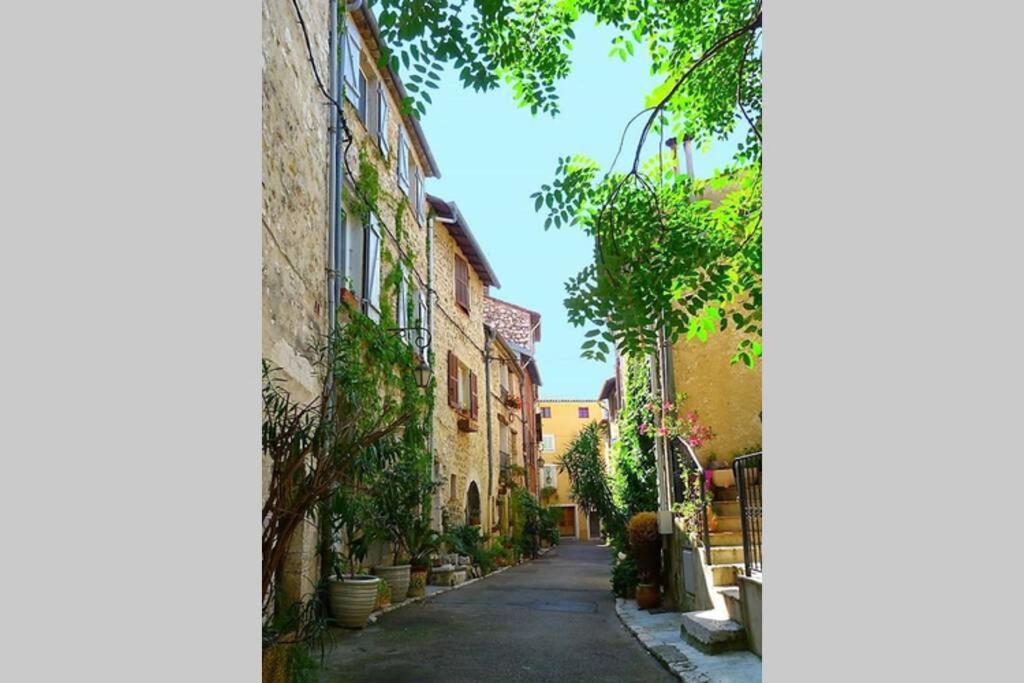 Charmant 2 pièces + terrasse entouré de verdure Vence Exterior foto